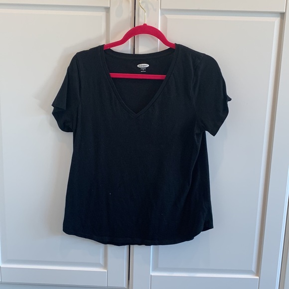 black Old Navy T-shirts - Picture 2 of 2